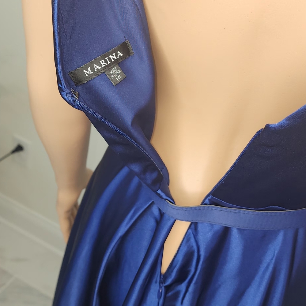 marina deep v belted stretched charmeuse gown - Picture 3 of 15